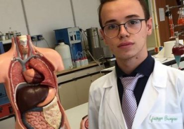 Giuseppe Bungaro, giovane talento della medicina:”Ho 18 anni e aiuto i cardiochirurghi con lo stent salva-vita da me progettato”