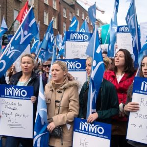 Irlanda, infermieri e ostetriche minacciano sciopero di 24 ore.