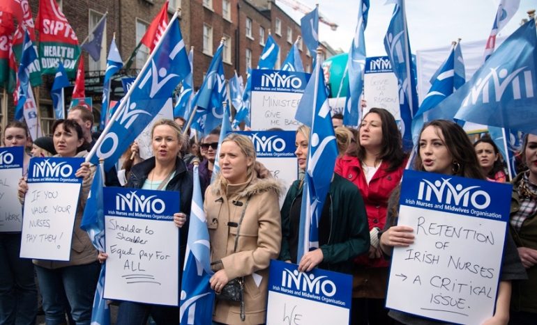 Irlanda, infermieri e ostetriche minacciano sciopero di 24 ore.