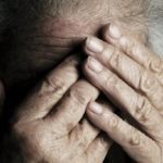 Ravenna, rinchiudeva e abbandonava anziani: infermiere radiato dall’Ordine