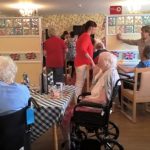 Regno Unito, pub inaugurato in una casa di riposo