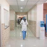 A casa o a fare la spesa durante l’orario di servizio: denunciati medici e infermieri