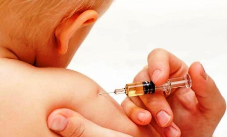 Meningite, gennaio è mese critico: gli esperti invitano a vaccinare i bimbi