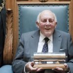 Muore a 95 anni Stewart Adams: scoprì gli effetti dell’Ibuprofene cercando di curarsi una sbornia