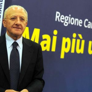 Sanità Campania, il commissario De Luca nel mirino dei medici: “Non è cambiato nulla”