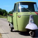 Ambulanza del 118 finisce in un fosso: politraumatizzato trasportato con un’Ape Piaggio