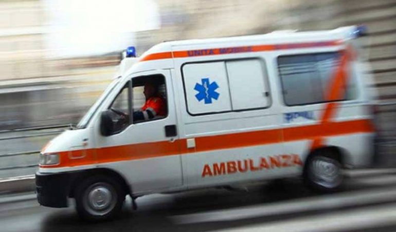 Caserta, muore d’infarto a 35 anni: fa discutere l’assenza di medici sull’ambulanza