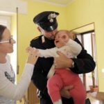 Mamma No-Vax sequestra figlia per sfuggire al vaccino: intervengono carabinieri e ufficiale giudiziario 1
