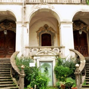 Napoli, attrezzature abbandonate all’ospedale degli Incurabili: la triste scoperta di Verdoliva