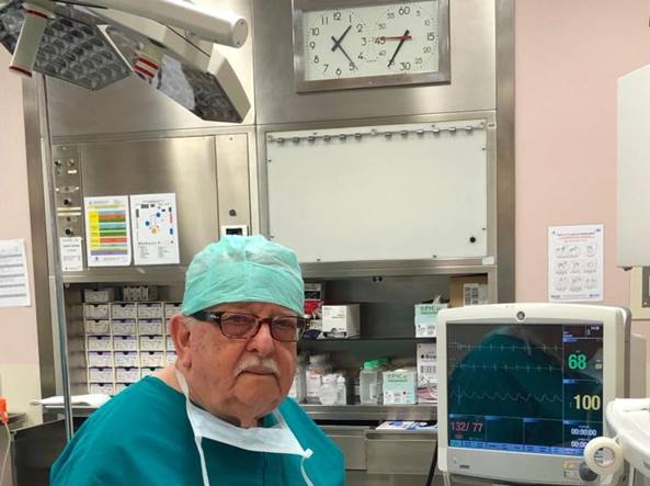 Gianfranco Giron, in sala operatoria a 84 anni:”Pochi colleghi, tappo i buchi”