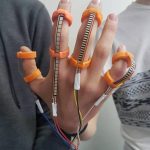 “Goodmorning”, il guanto hi-tech per far parlare i