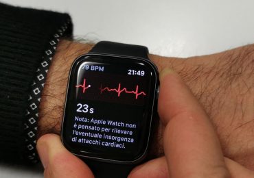 Sull’Apple Watch arriva l’elettrocardiogramma, anche in Italia: ecco come funziona