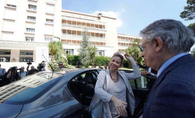 Napoli, il ministro Grillo annuncia: “Riaperto il reparto per trapianti pediatrici al Monaldi”
