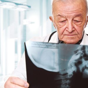 Sono già 4 le regioni costrette a richiamare i medici in pensione:”È la Caporetto del sistema sanitario”