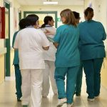Bologna: negli ospedali pubblici arrivano gli infermieri precari a chiamata, attivati via WhatsApp