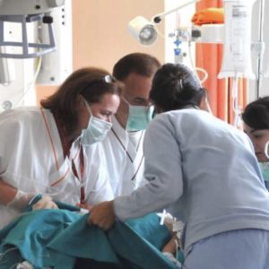Carenza di medici: idea Physician Assistan in Lombardia, infermiere iperspecializzato a costo zero