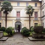 Morte di una centenaria denutrita e con larve nelle piaghe da decubito: a giudizio due infermiere