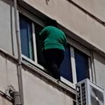 Napoli: parente di un paziente cerca di gettarsi dalla finestra del reparto, infermiere le salva la vita 1