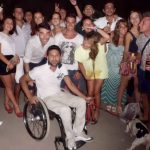 “Riportatemi a un metro e ottanta”: la campagna per aiutare Andrea ad acquistare un esoscheletro che gli permetta di camminare di nuovo