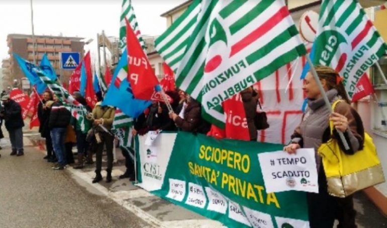 Sanità privata e rinnovo del contratto: manifestazione a Rimini