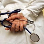 Si finge immunologo per 30 anni ma aveva solo la maturità classica: denunciato 63enne pavese 1