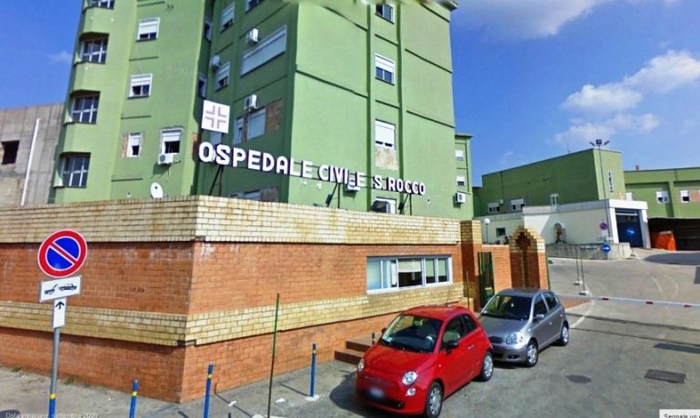 Specialisti, infermieri e amministrativi: in 28 accusati di truffa all'ospedale di Sessa Aurunca
