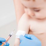 Vaccini: un italiano su due crede che causino gravi effetti collaterali come l’autismo