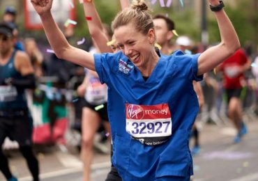 Infermiera corre la maratona di Londra