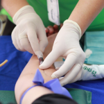 Contagia almeno 90 pazienti con l’HIV: arrestato medico pakistano