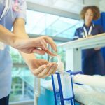 Infezioni ospedaliere per 1 paziente su 10: il 70% delle iniezioni eseguite riutilizzando ago e siringa più volte