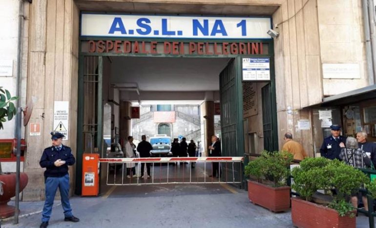 Napoli, personale sanitario aggredito al Pellegrini dopo il flash mob