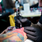 Pigmenti per tatuaggi, altri due ritiri dal mercato per rischio cancro