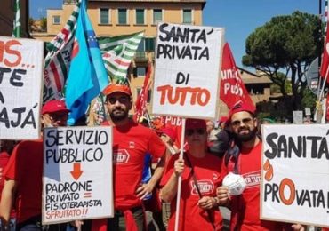 Sanità privata, lavoratori in presidio davanti al ministero