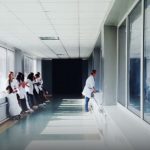 Un infermiere pediatrico su tre è a rischio burnout a causa della carenza cronica di personale