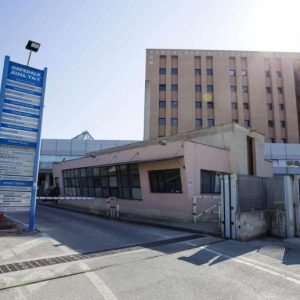 Castellaneta (Taranto), fatale caduta dal letto in ospedale: infermiera sotto processo per omicidio colposo