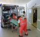 Dodici ore in attesa in codice verde: pugni, sputi e minacce di morte all’infermiere del Triage