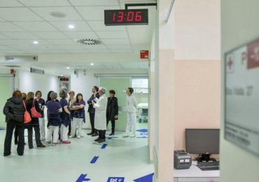 Malmena infermieri e tiene in ostaggio il Triage per 15 minuti: paziente rischia la denuncia