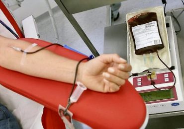 Bologna: infermiere vuole donare sangue,