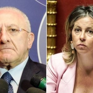 Campania, botta e risposta tra De Luca e Grillo sui punti nascita