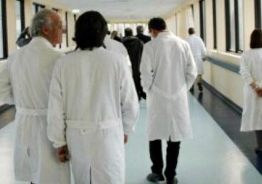 Firmato nuovo contratto medici: aumento medio di € 200 al mese