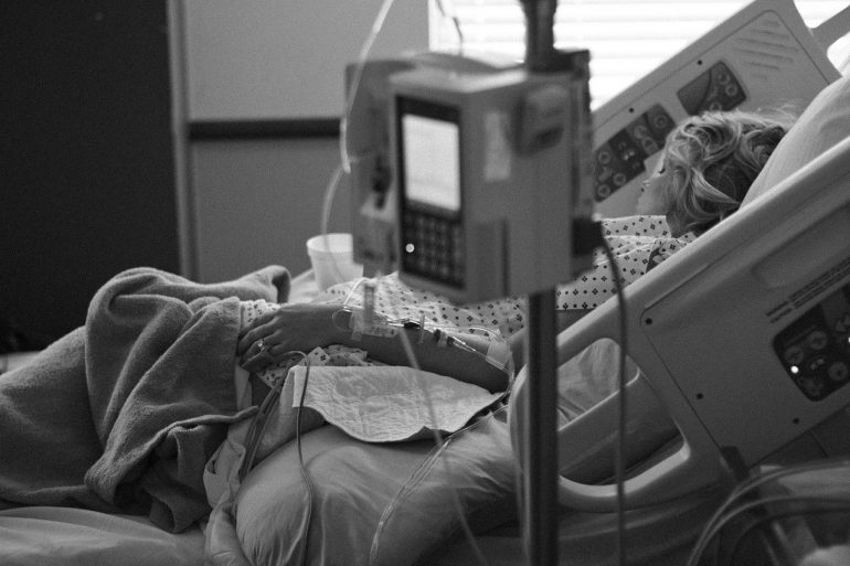 Hospice di Ragusa senza aria condizionata: malati terminali ricoverati in camere ad oltre 40 °C