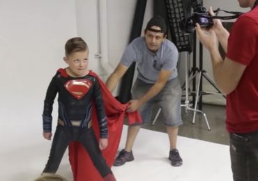 I bambini gravemente malati diventano supereroi per un giorno grazie ad un famoso fotografo