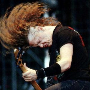 Musica Heavy Metal ed Headbanging: scuotere la testa espone ad un  rischio aumentato di lesioni a testa e collo?