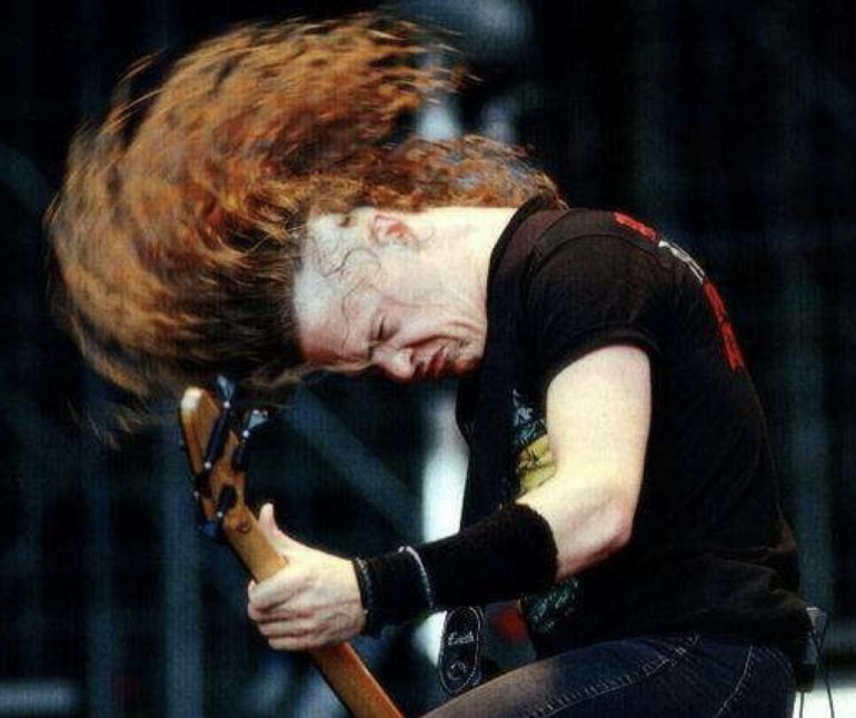 Musica Heavy Metal ed Headbanging: scuotere la testa espone ad un  rischio aumentato di lesioni a testa e collo?