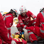 Volontari in ambulanza: ECG a 12 derivazioni e somministrazione farmaci da parte loro non costituisce reato