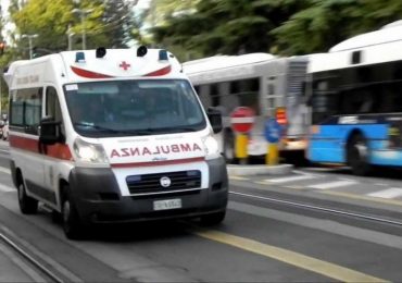 Roma, infermiere del 118 investito da tossicodipendente al volante: frattura del setto nasale