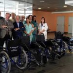 Infermiere in pensione dona 10 carrozzine all’ospedale nel quale ha lavorato per 40 anni