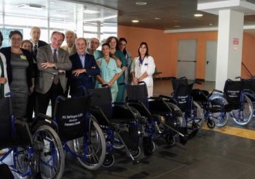 Infermiere in pensione dona 10 carrozzine all’ospedale nel quale ha lavorato per 40 anni