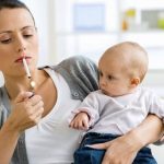 Gli abiti indossati dai fumatori sono nocivi quasi quanto le sigarette, soprattutto per anziani e bambini 1