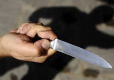Paziente armato di coltello minaccia di morte infermiera: denunciato dai Carabinieri per porto abusivo di arma